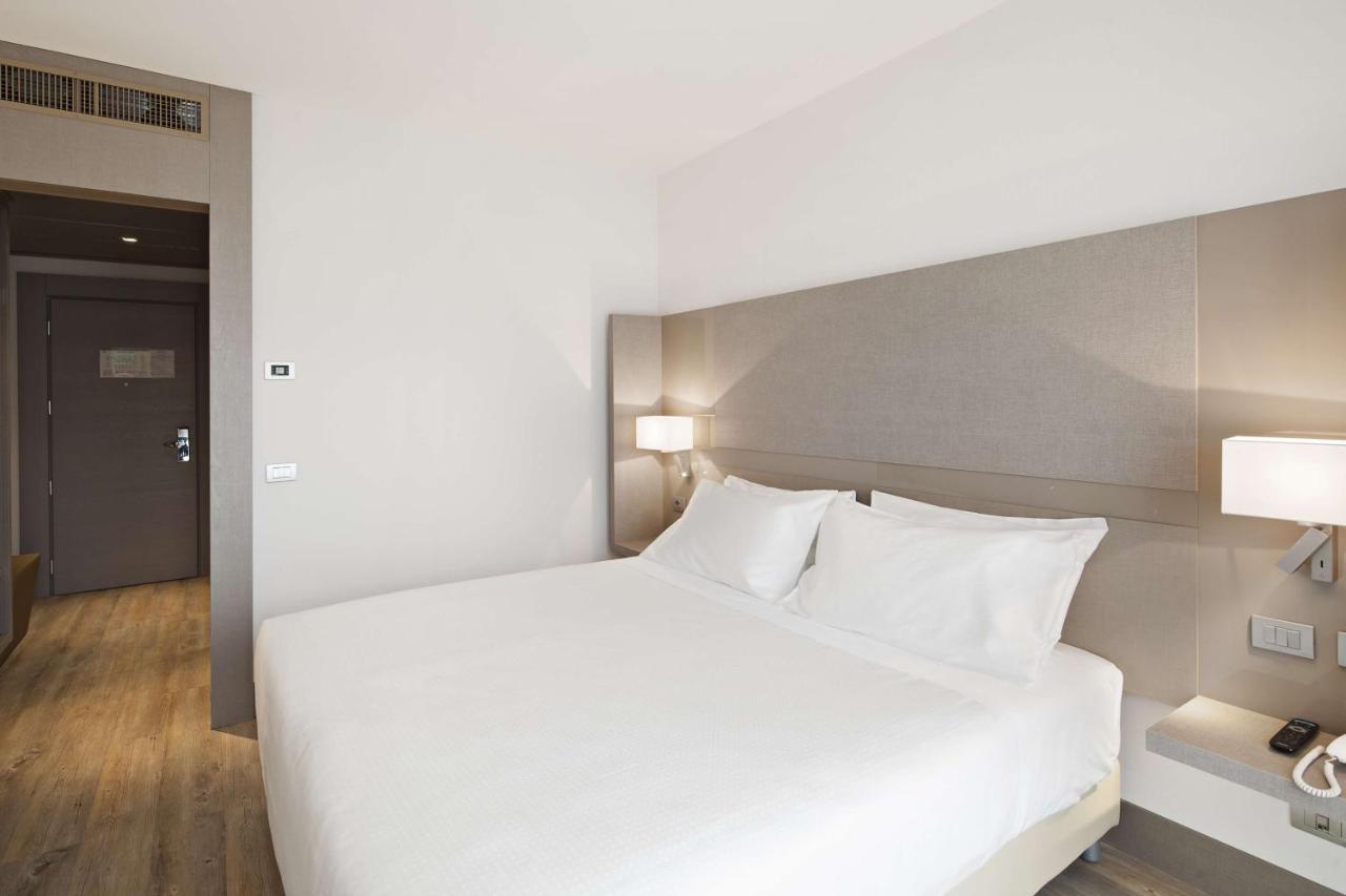 Hotel Nh Parma Esterno foto