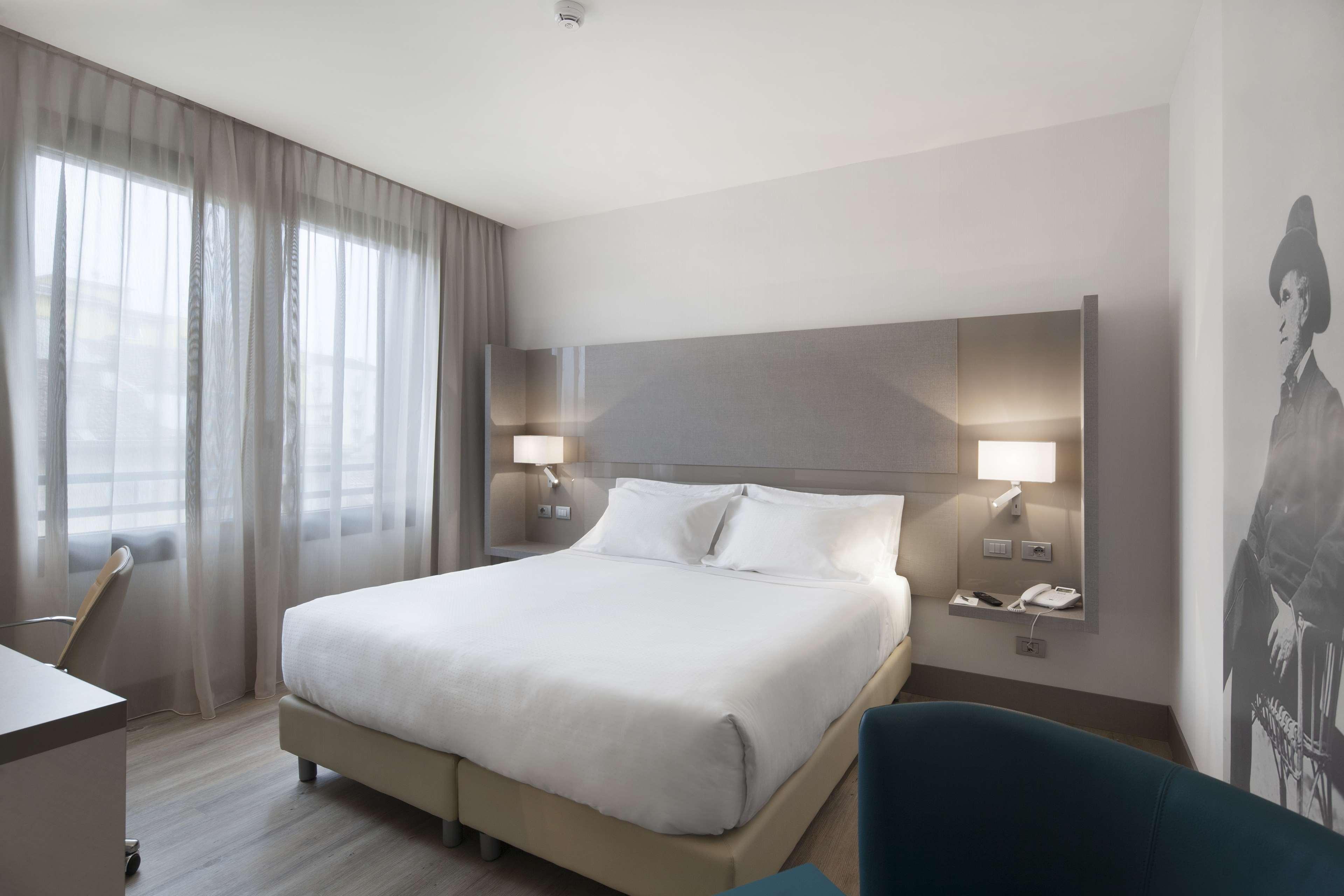 Hotel Nh Parma Esterno foto
