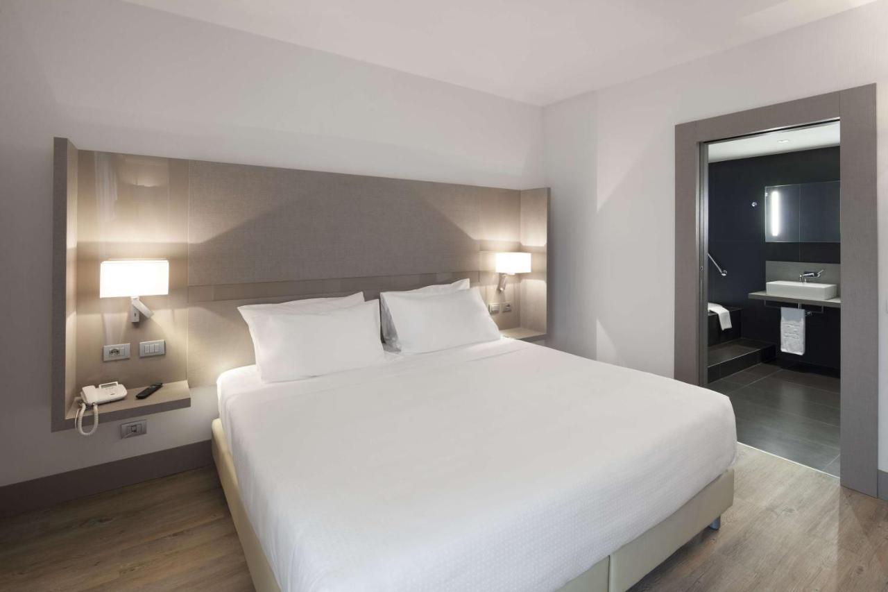 Hotel Nh Parma Esterno foto