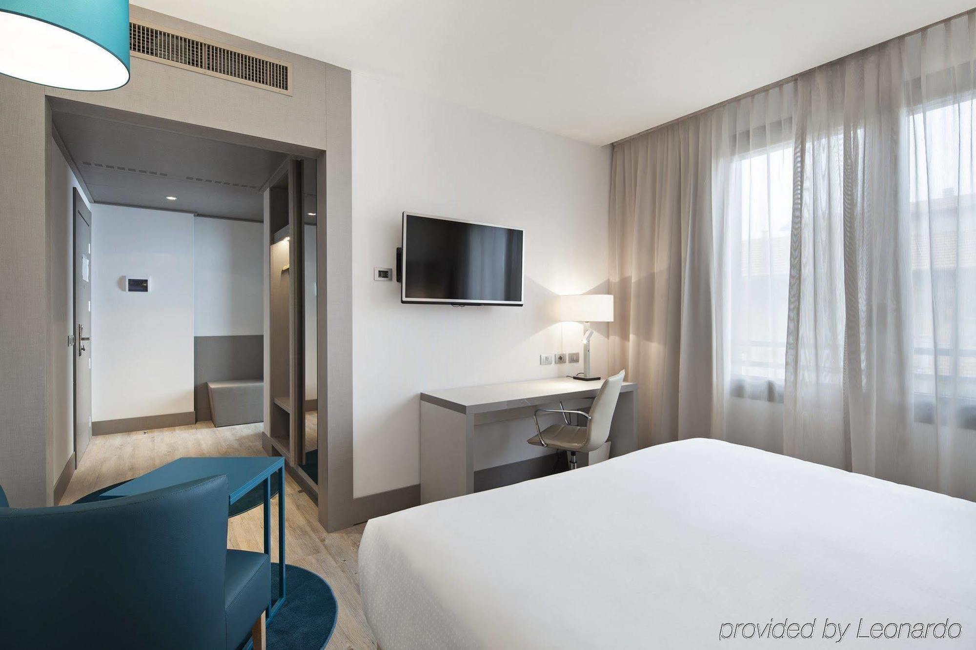 Hotel Nh Parma Esterno foto