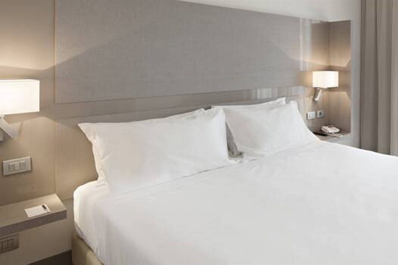 Hotel Nh Parma Esterno foto